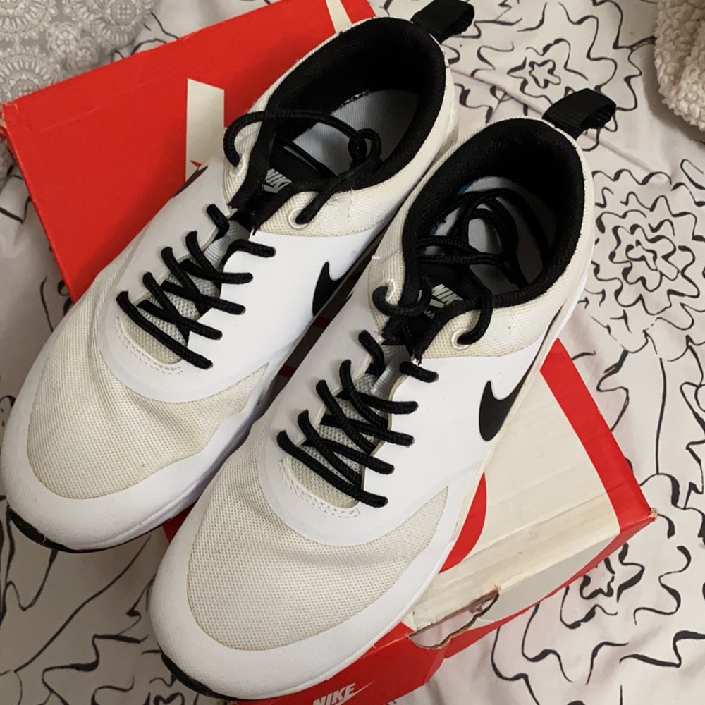 Nike air max Sneakers thea - Size 6.5 - Picture 2 of 4